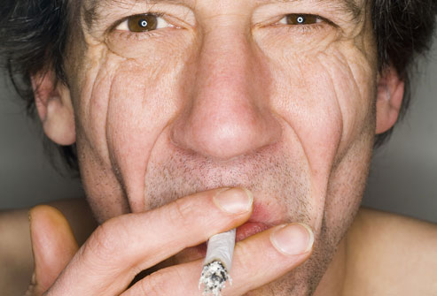 Xphotolibrary_rf_photo_of_man_smoking